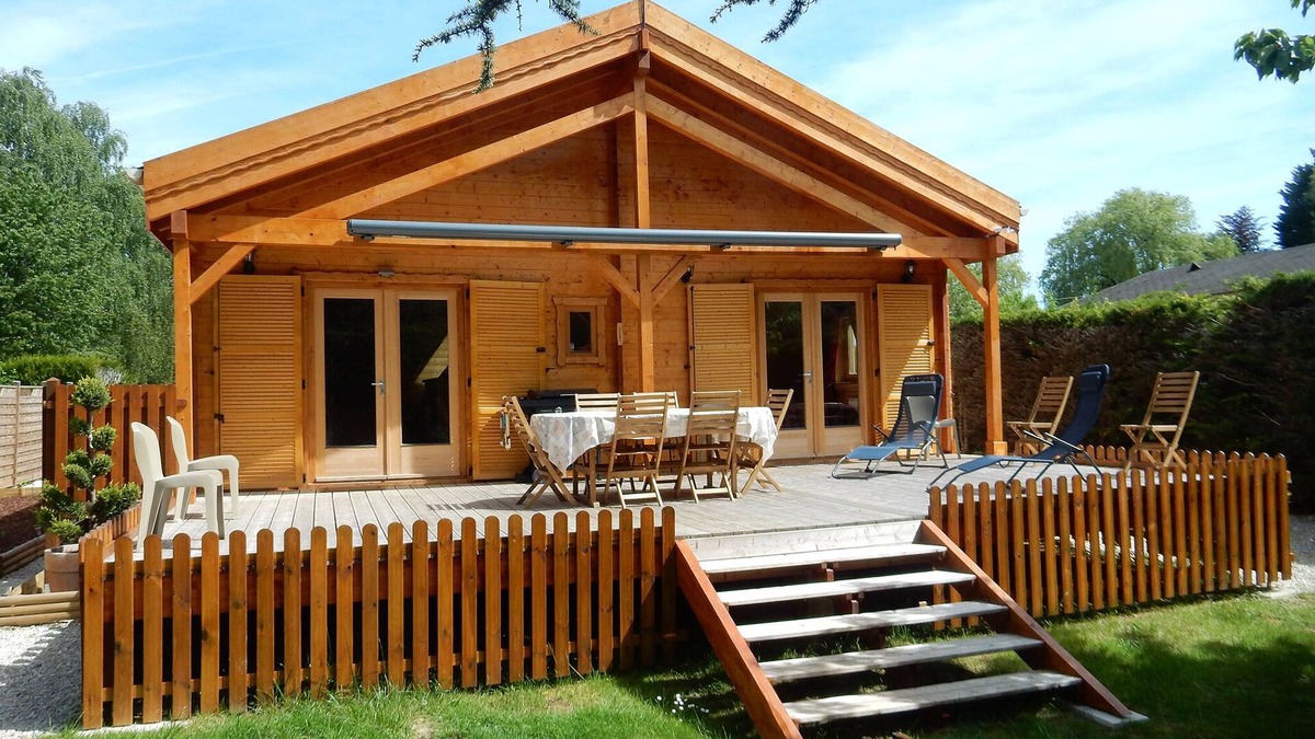 Saint-Sauveur-les-Bray Ski Chalet | Scandinavian chalet "La Datcha"