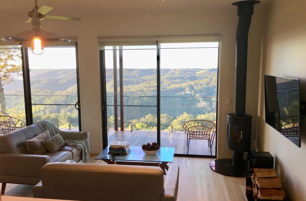 Booroobin Villa | Scandinavian Cabin - Maleny - One Bedroom