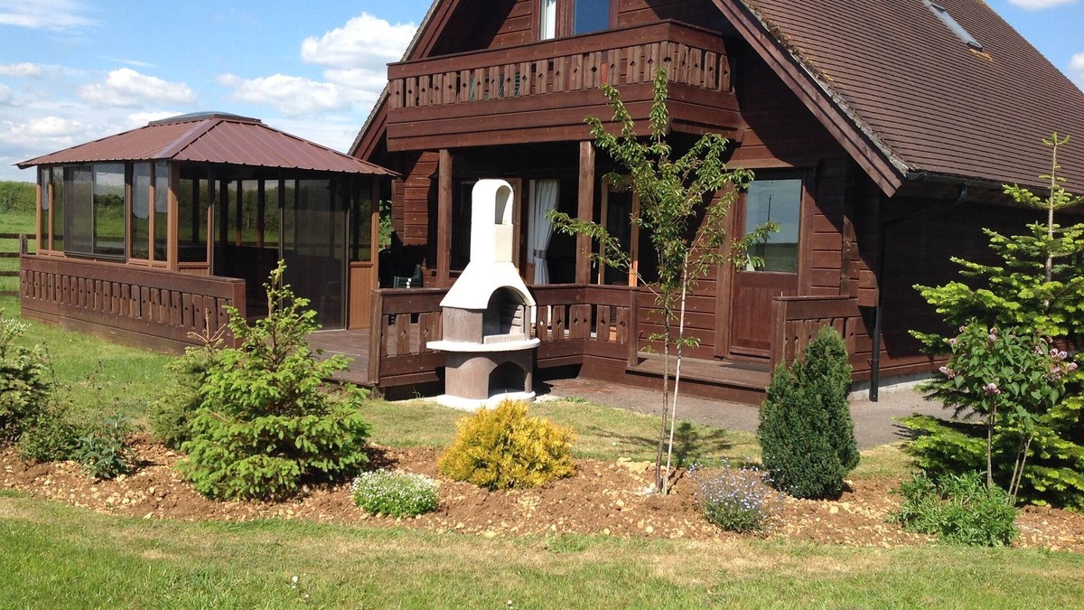 West Stour Ski Chalet | Scandinavian chalet with hot tub in rural North Dorset. Spectacular views.