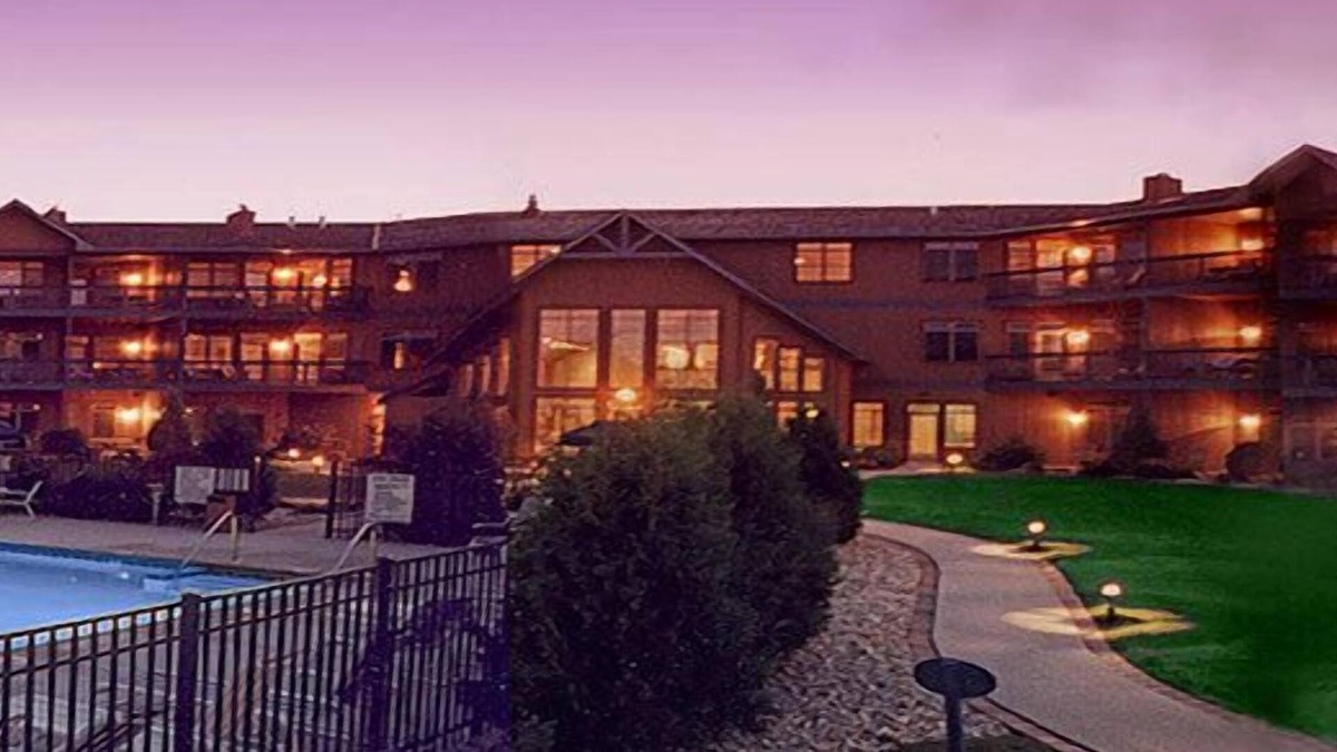 Sister Bay Apartment | Scandinavian Lodge