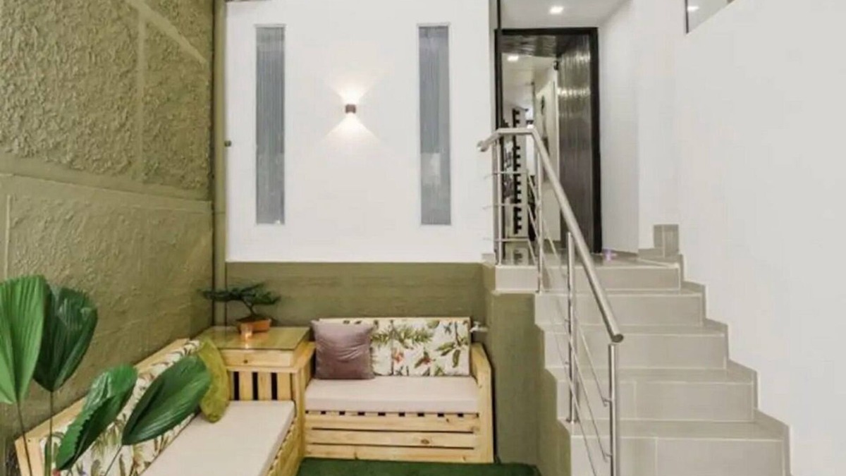 Lalinde House | Scarlet house with 8 bedrooms in Lleras park