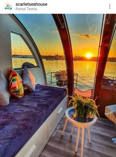 Old Town Boat Rental | Scarlet Sea House
