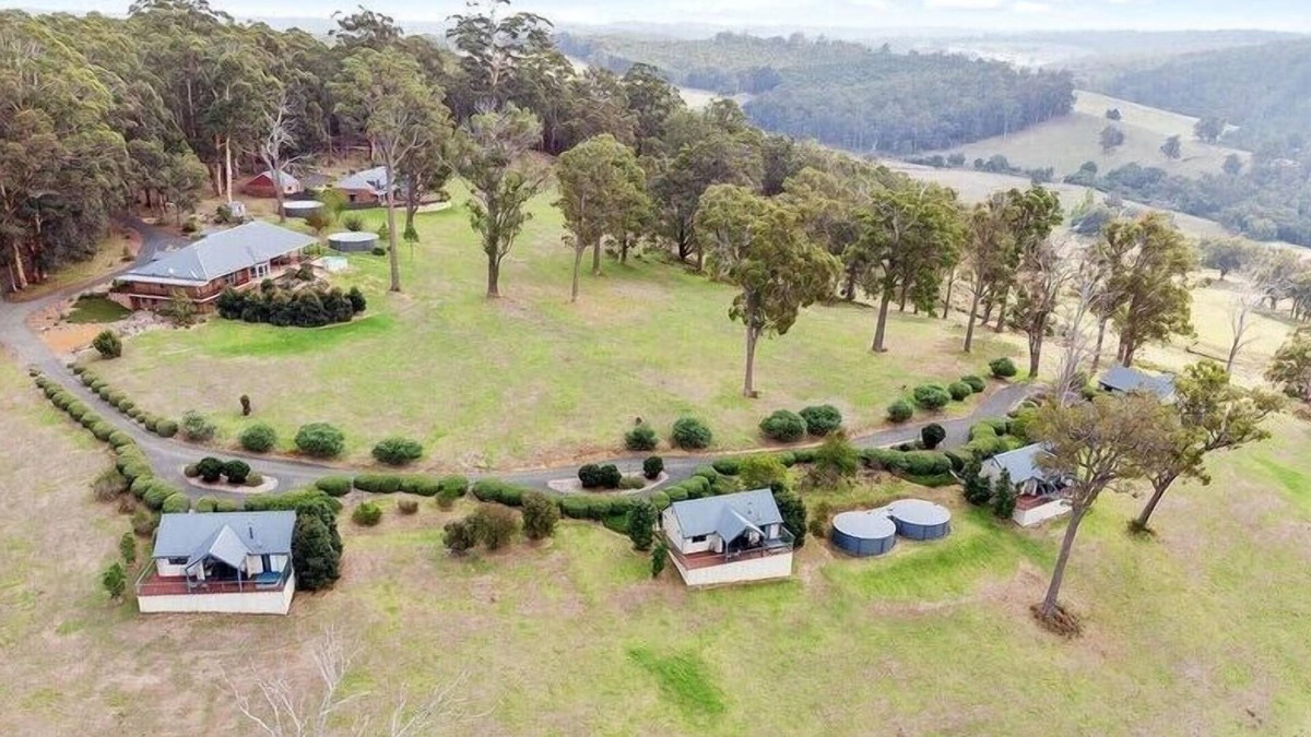 Quinninup House | Scarlet Woods Big House (minimum 3 night stay)