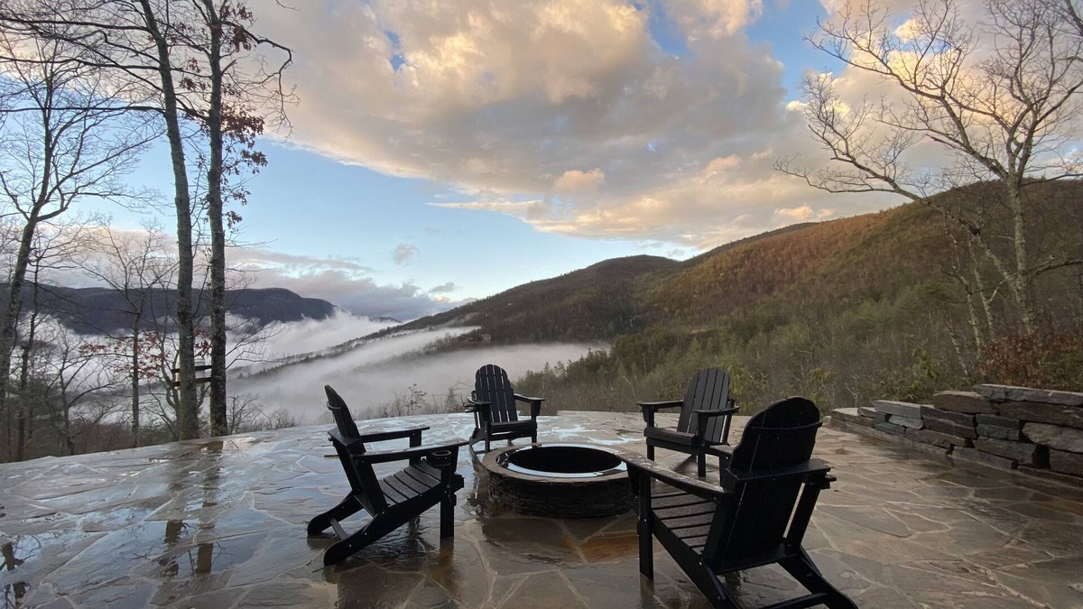 Frank Cabin | Scenic 7-acre mountain home, seasonal waterfall view, EV charger, dog friendly!