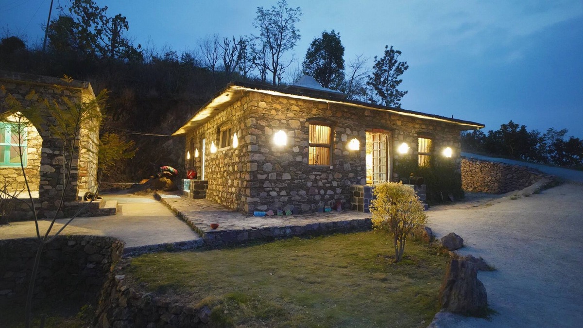 Dehradun House | Scenic & Beautiful Cottages for self awareness, nature and healing. (Room 4)