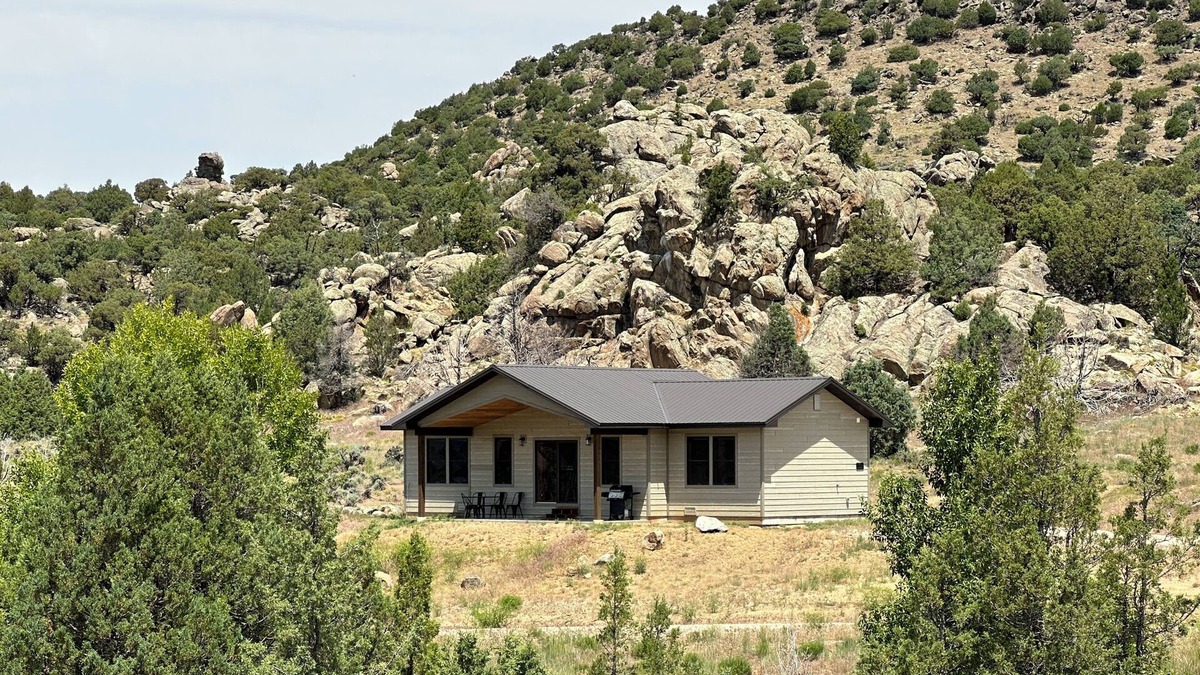 Saratoga Cabin | Scenic cabin on the Snowy Range Highway
