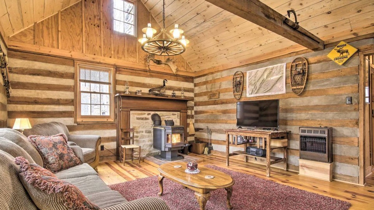 Maurertown Cabin | Scenic Cabin w/ Deck & Fire Pit - Near Hiking!