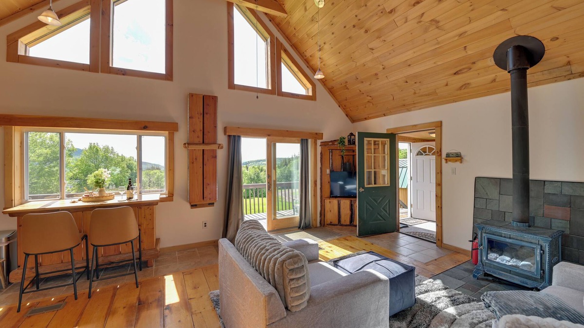 Hobart Cabin | Scenic Catskills Cabin Rental w/Hot Tub & Views!
