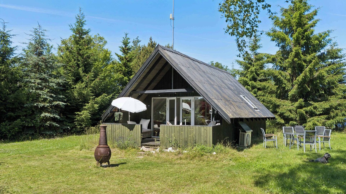 Næsby Strand House | Scenic cottage within walking distance to beach