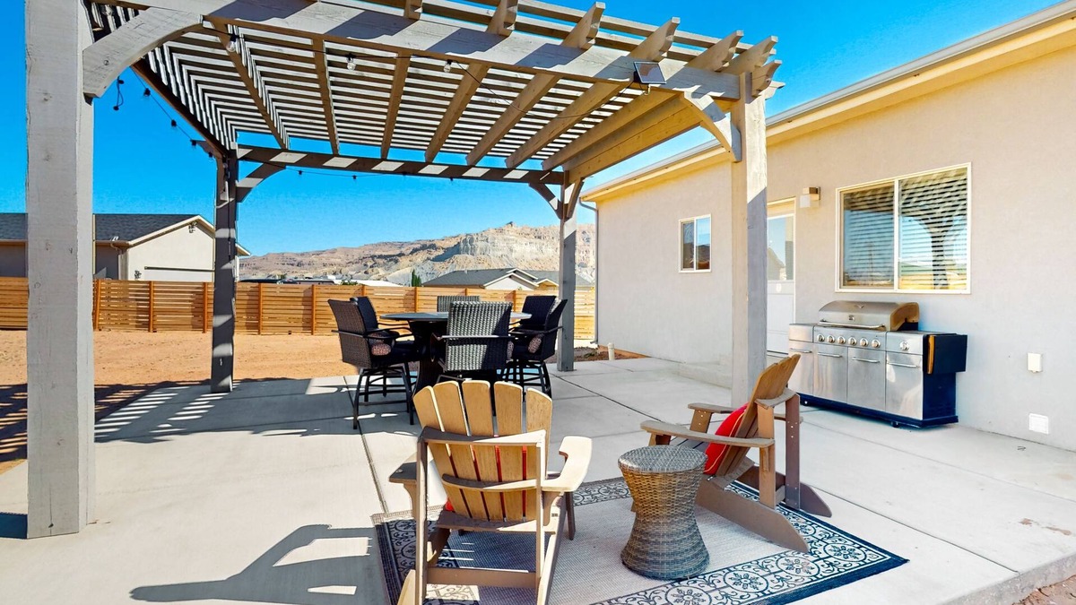Big Water House | Scenic dog-friendly acreage with enclosed yard, grill, open layout, & streaming