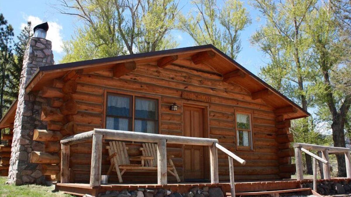 Wapiti Cabin | Scenic guest ranch with cozy cabin located between Cody, Wy and Yellowstone Park