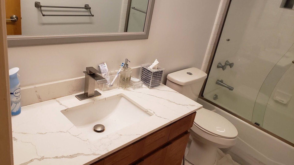 Hayward House | Scenic Hayward Hills Unit with Separate Entrance