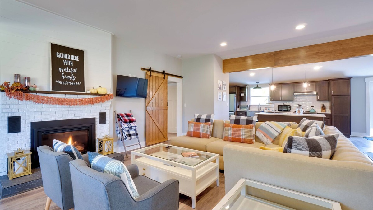 Cleveland House | Scenic Home on 20-Acre Farm: Families Welcome