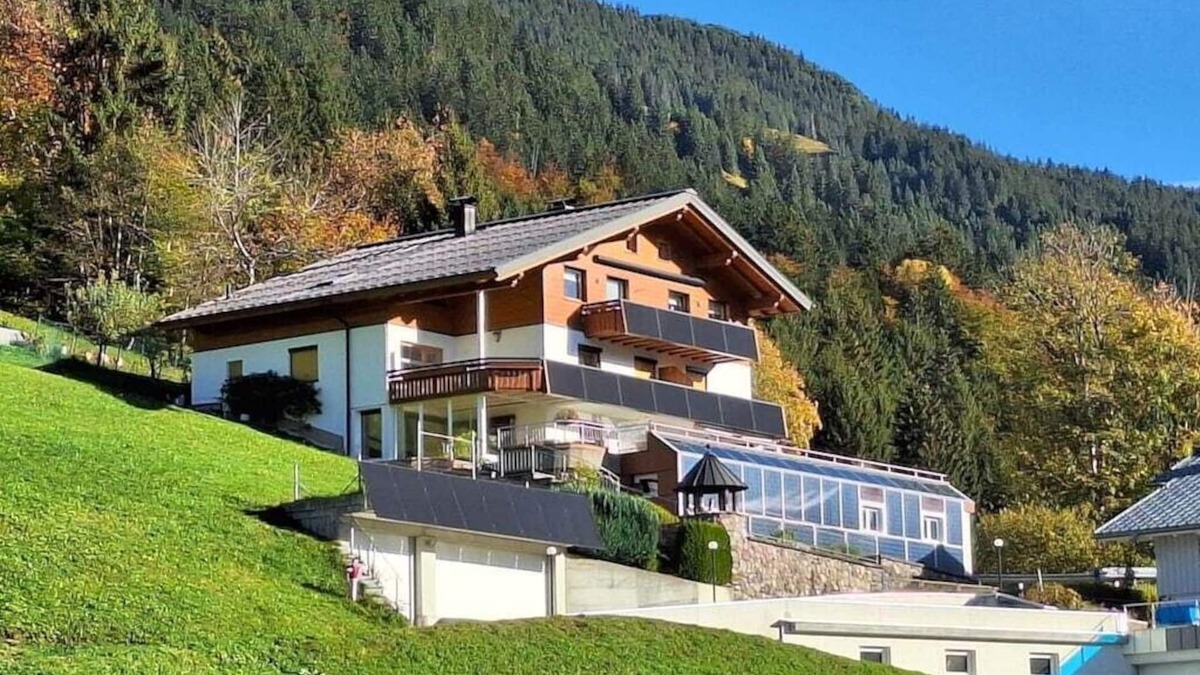 Innerberg House | Scenic Mountain Stay in Bartholomäberg