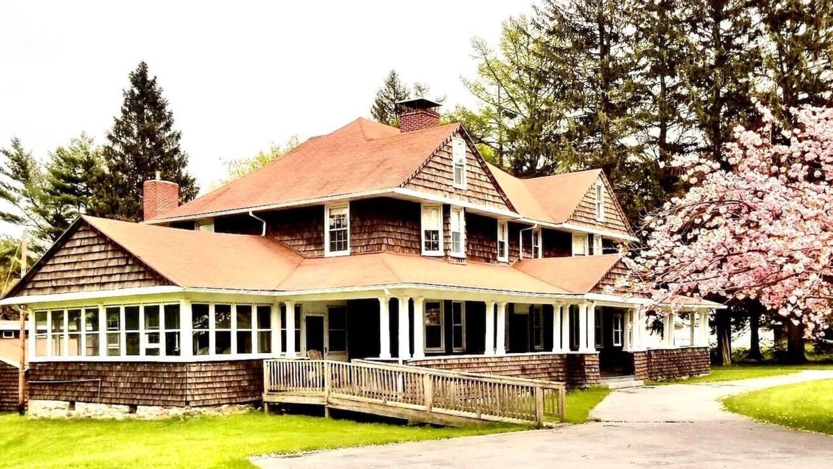 Waynesboro House | Scenic Mountaintop Villa with Free WiFi & Pool