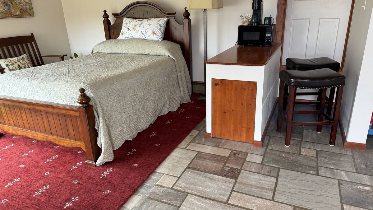 Danboro Apartment | SCENIC ONE BEDROOM ROOM W/PRIVATE ENTRANCE/BATH & Seasonal POOL!