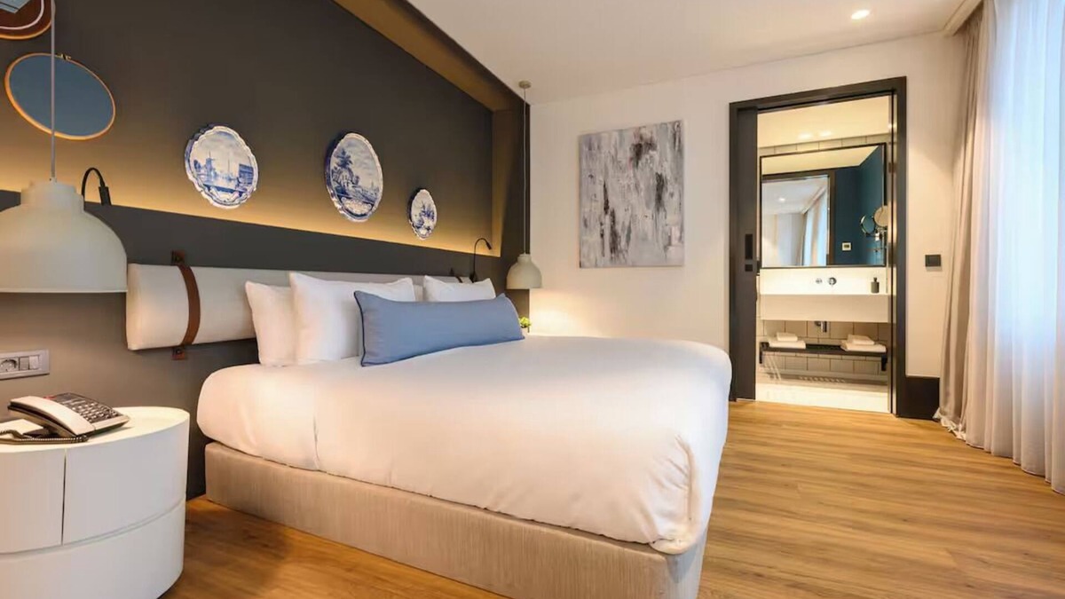 Oisterwijk Hotel | Scenic Place Minutes from Forest Paths — Relax and Explore with Free Parking