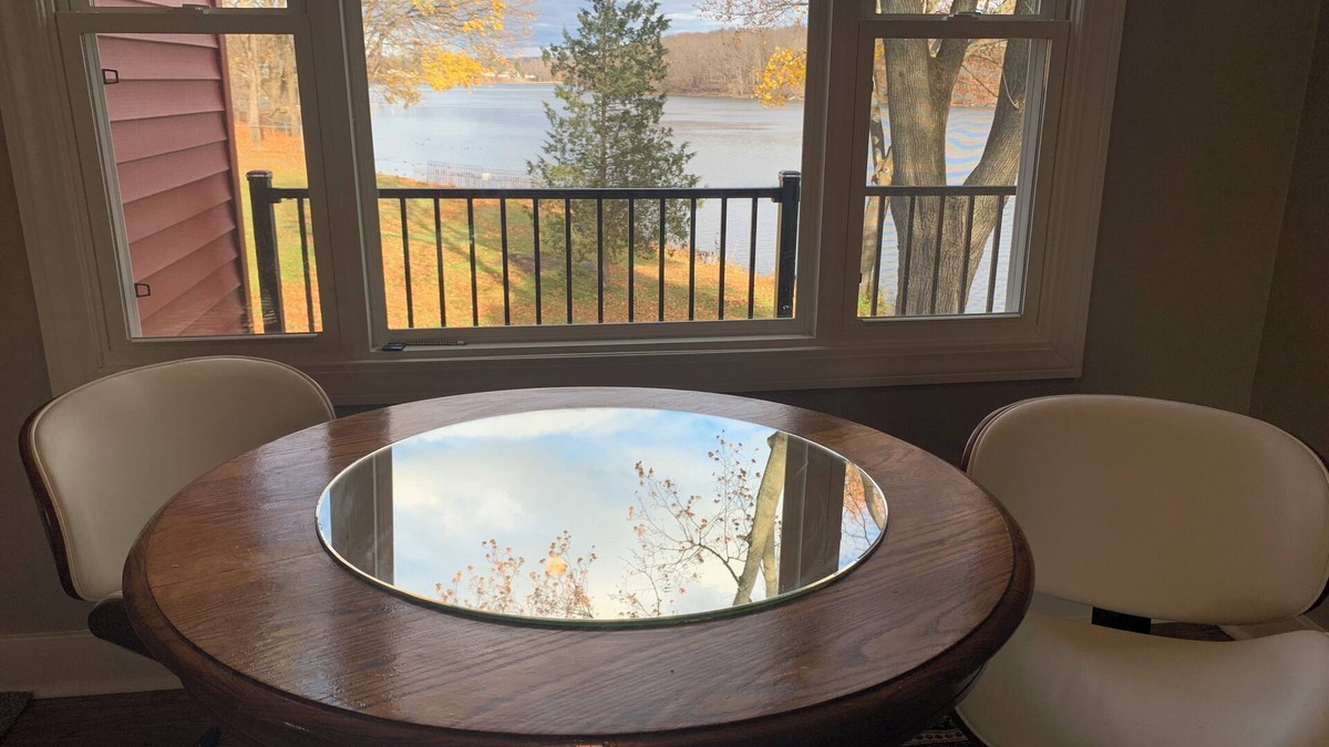 Village of Waterford Cottage | Scenic, private carriage house on Hudson River