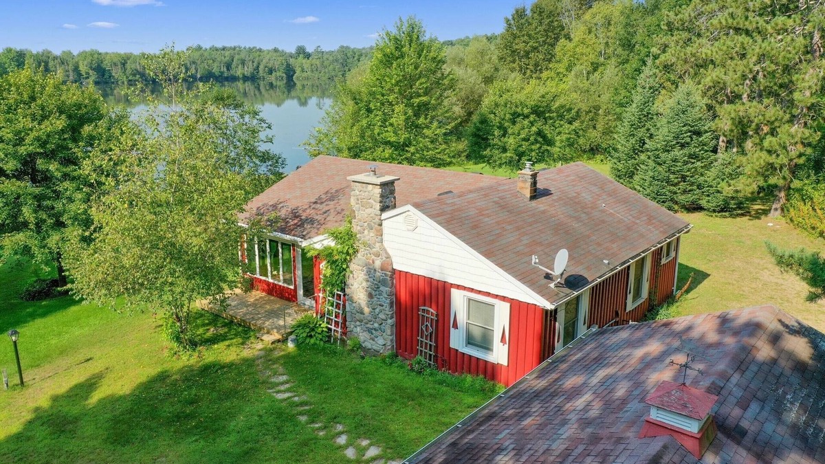Crivitz House | Scenic, Serene Lakefront Cabin — Wood Stove