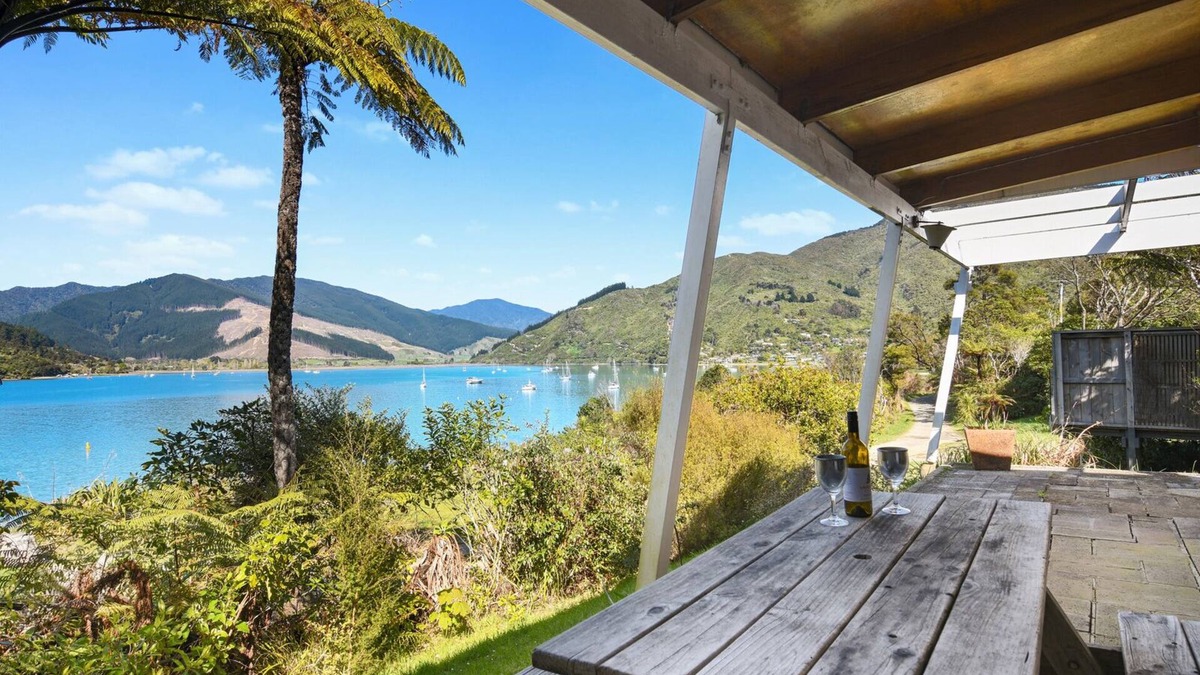 Anakiwa House | Scenic Serenity - Anakiwa Holiday Home