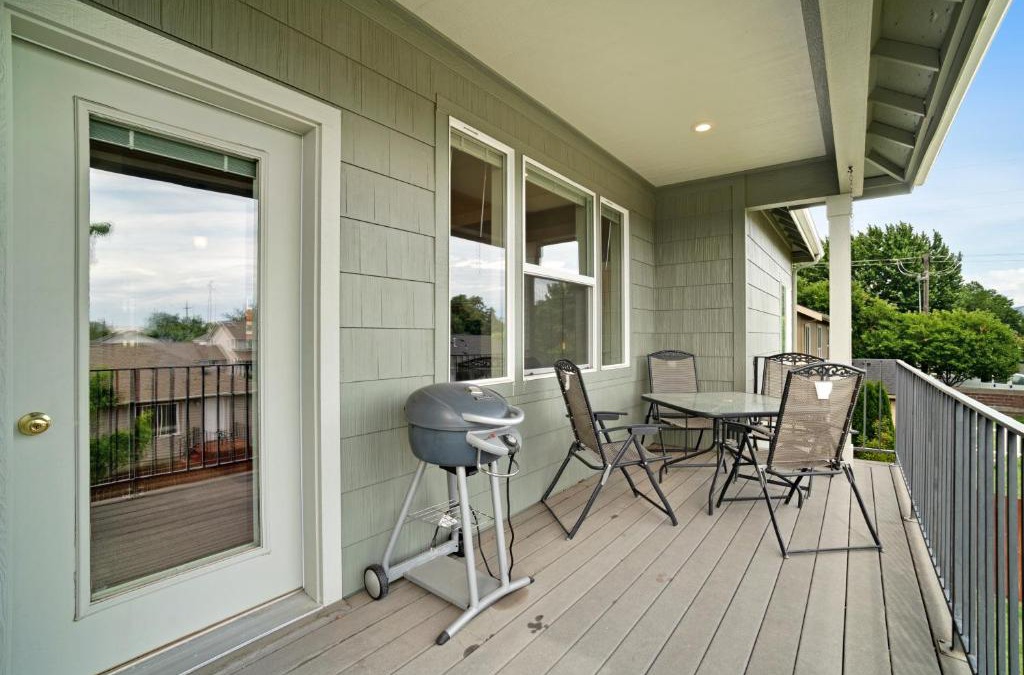 College Place House | Scenic View Landing