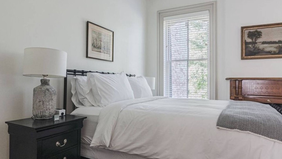 Kingston Hotel | Scenic Views and Modern Comforts! Near Hudson River Maritime Museum