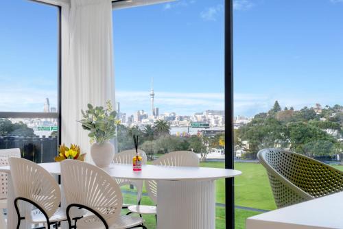 Northcote House | Scenic Views close to the City