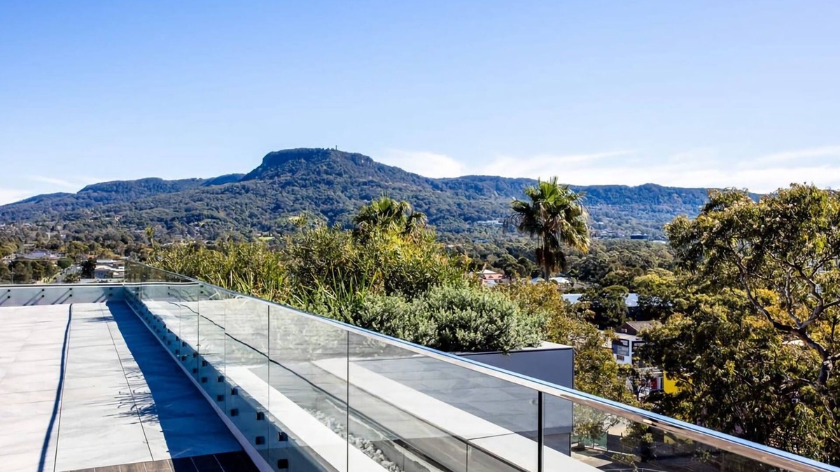 Wollongong CBD Apartment | Scenic Wollongong Gem City Location with Rooftop
