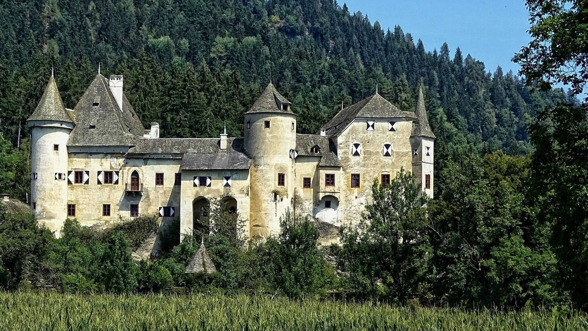 Hochosterwitz Apartment | Schöne Großräumige Ferienwohnung
