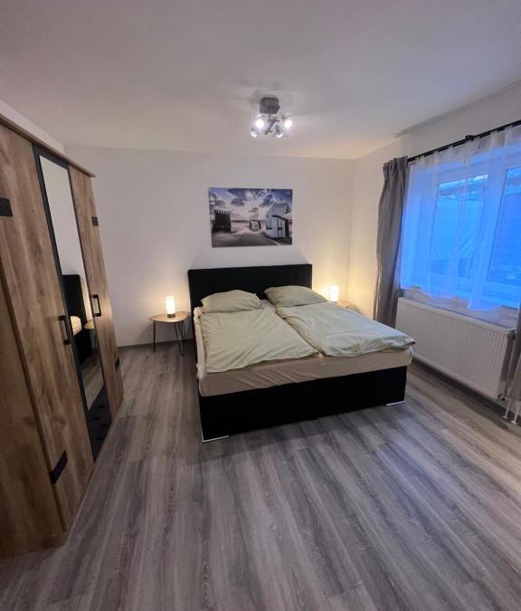 Alach Apartment | Schöne helle Ferienwohnung 64qm mit Kingsize Bett, Smart-TV, Wlan und sehr ruhige Lage