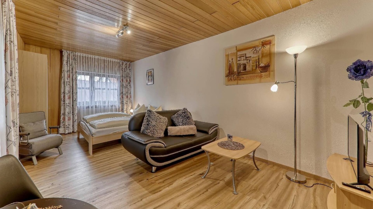 St. Oswald Apartment | Schönes 38qm Appartement mit kombinierten Wohn/Schlafzimmer und Balkon