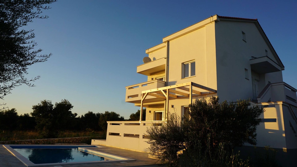 Jakisnica House | Schönes Ferienhaus mit Pool an der Adria