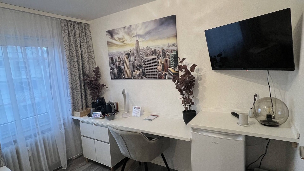 Grimmelfingen Apartment | Schönes Zimmer mit Externem Bad - Nähe Donautal - Ideal für Geschäftsreisen