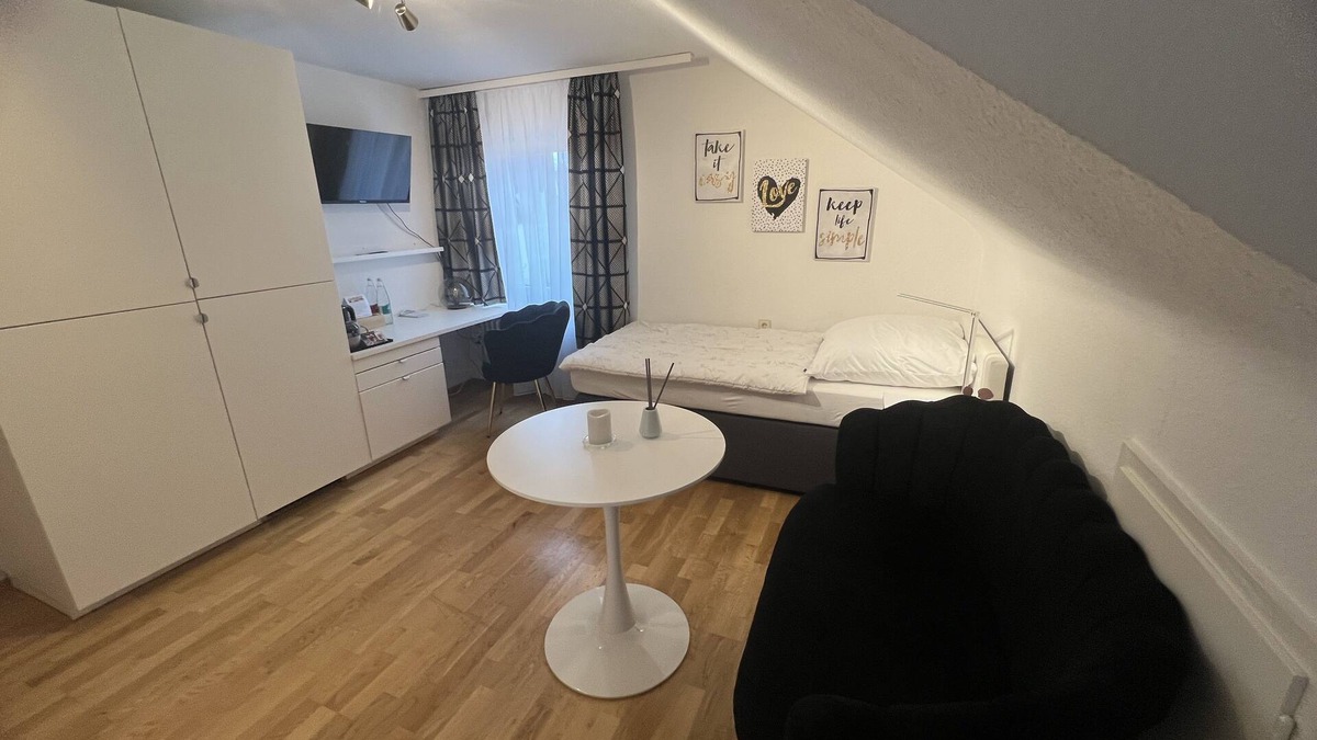 Grimmelfingen Apartment | Schönes Zimmer mit Integriertem Bad - Ideal für Geschäftsreisen
