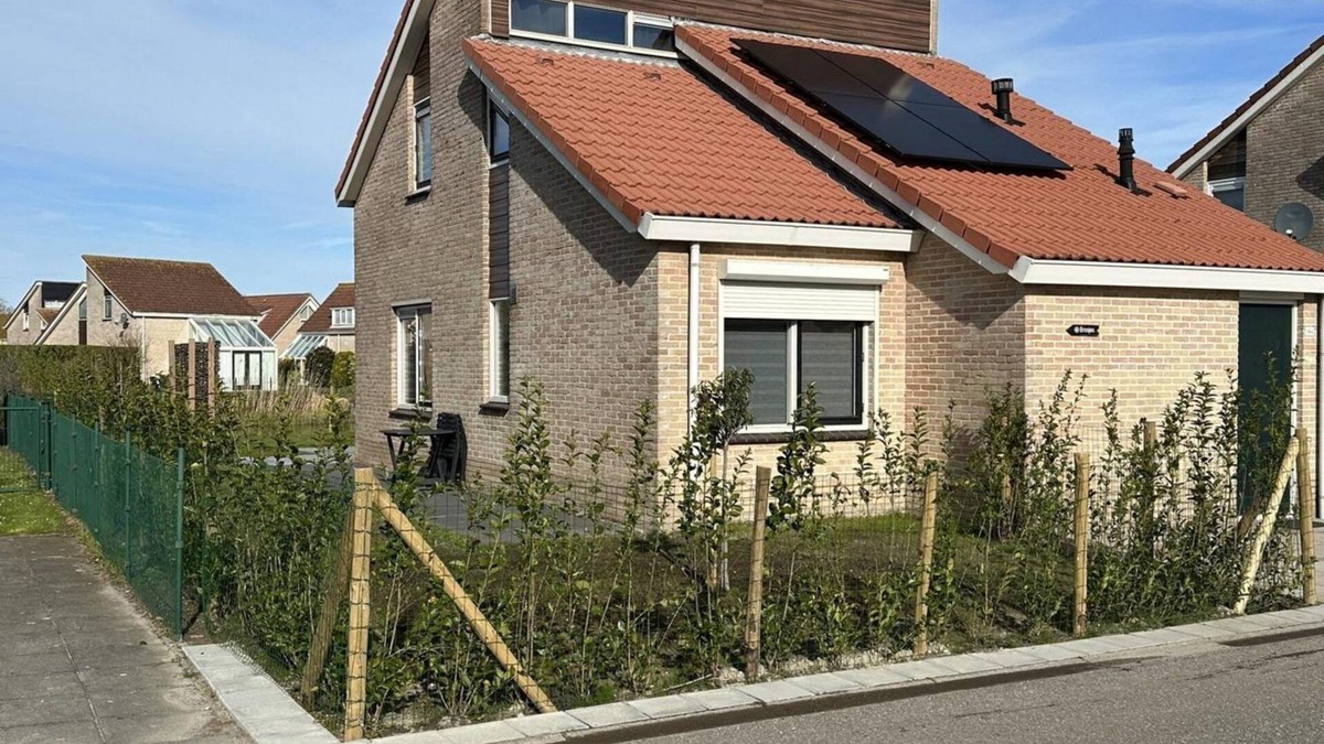 Breskens House | Scheldeveste type Schelde is a spacious detached bungalow for 6 persons with a spacious garden. With approx. 112m2 of living space, you have a lovely living room and open kitchen.