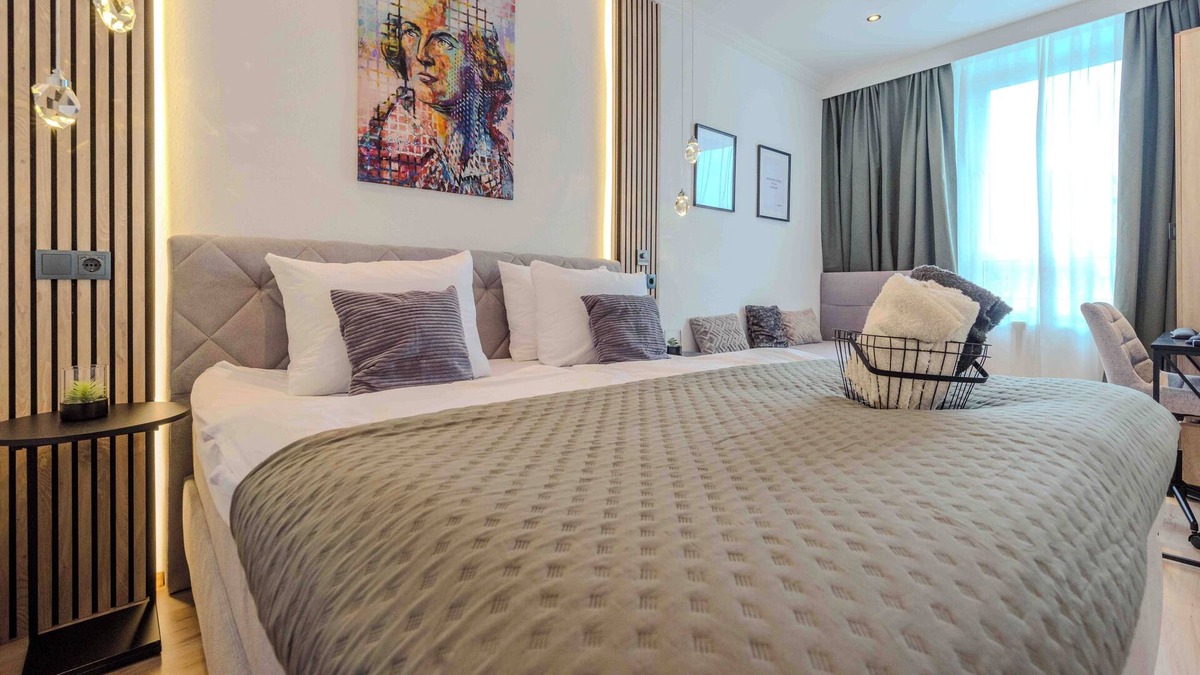 Hof Apartment | Schiller Apartment in Hof, Küche, Parkplatz, Wlan 250 Mbit,