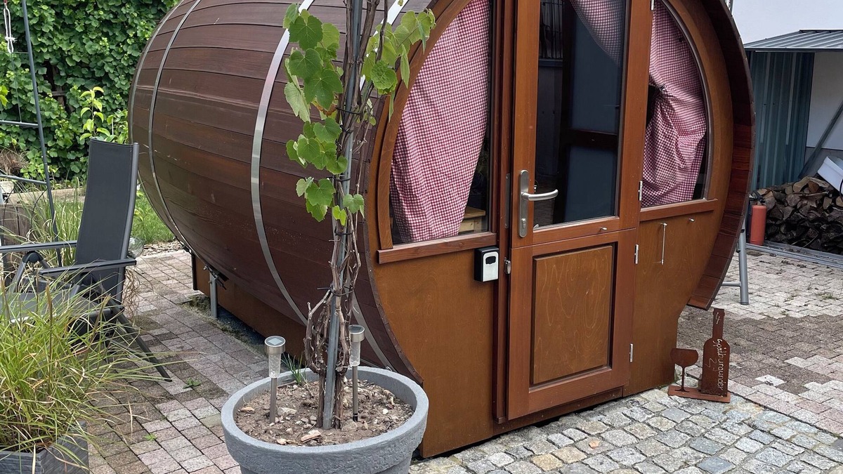 Ipsheim Ski Chalet | Schlafen im Weinfass