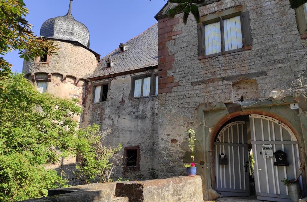 Karsbach Apartment | Schloss Höllrich