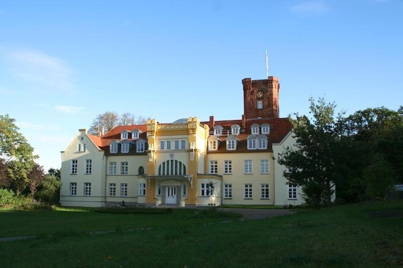 Lelkendorf Apartment | Schloss Lelkendorf, Fewo Hoppenrade