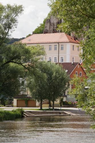 Kallmunz Hotel | Schloss Raitenbuch