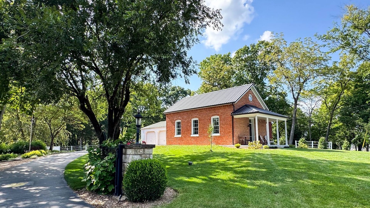 Washington House | Schoolhouse: Dog-friendly, Large Yard, near Purina, Wheelchair friendly
