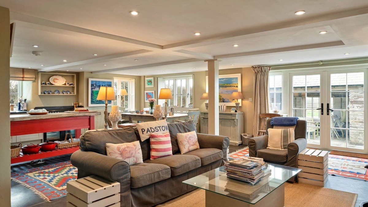 Treator House | Schoolhouse in Cornwall near Mawgan Porth Beach