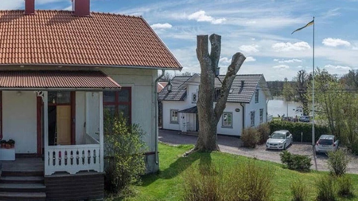 Soderkoping House | Schoolhouse near the archipelago by the Göta canal