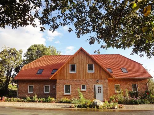Welzin House | Schulgartenhaus