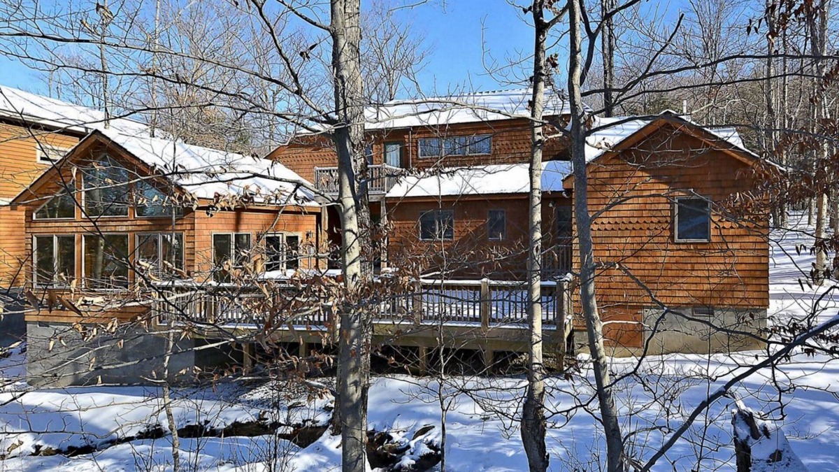Northface House | Schussboomer`s Retreat