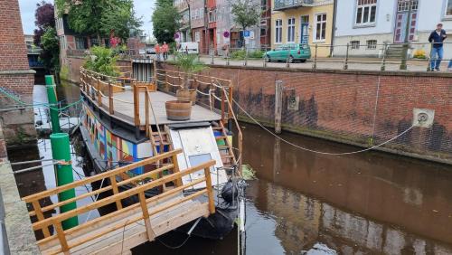 Stade Boat Rental | Schute "Kunstkudder" im Hansehafen