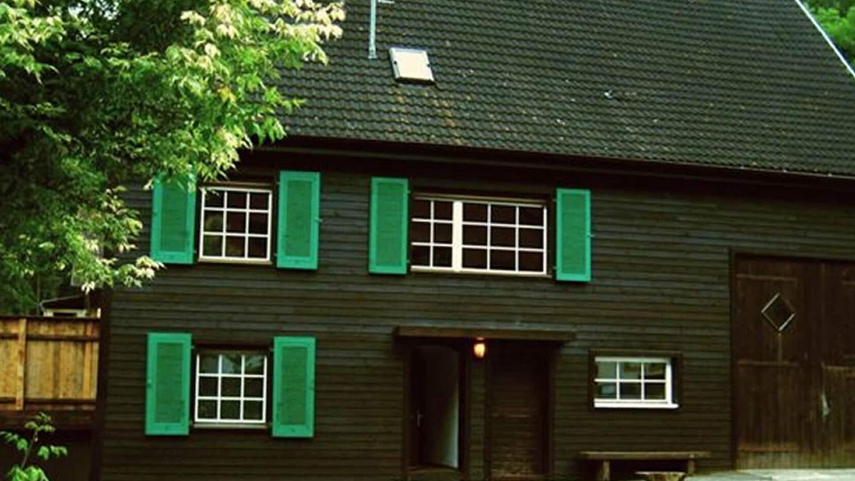 Wutach House | Schwarzwaldbauernhaus Wutach, historic holiday home with alpine view, tiled stove