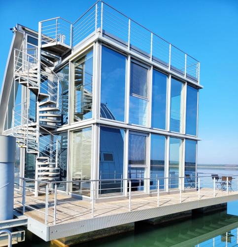 Geierswalde Apartment | schwimmende Ferienwohnung Sundowner