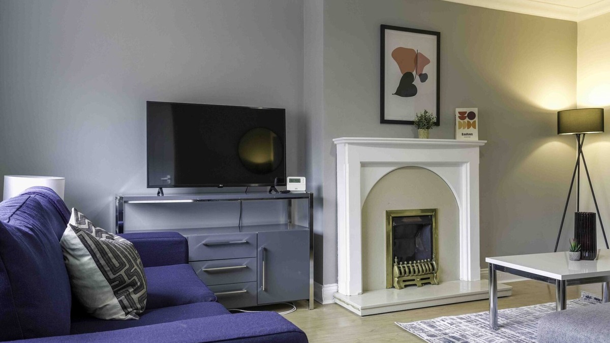 Larkhall House | Scotia House - Sleeps 5