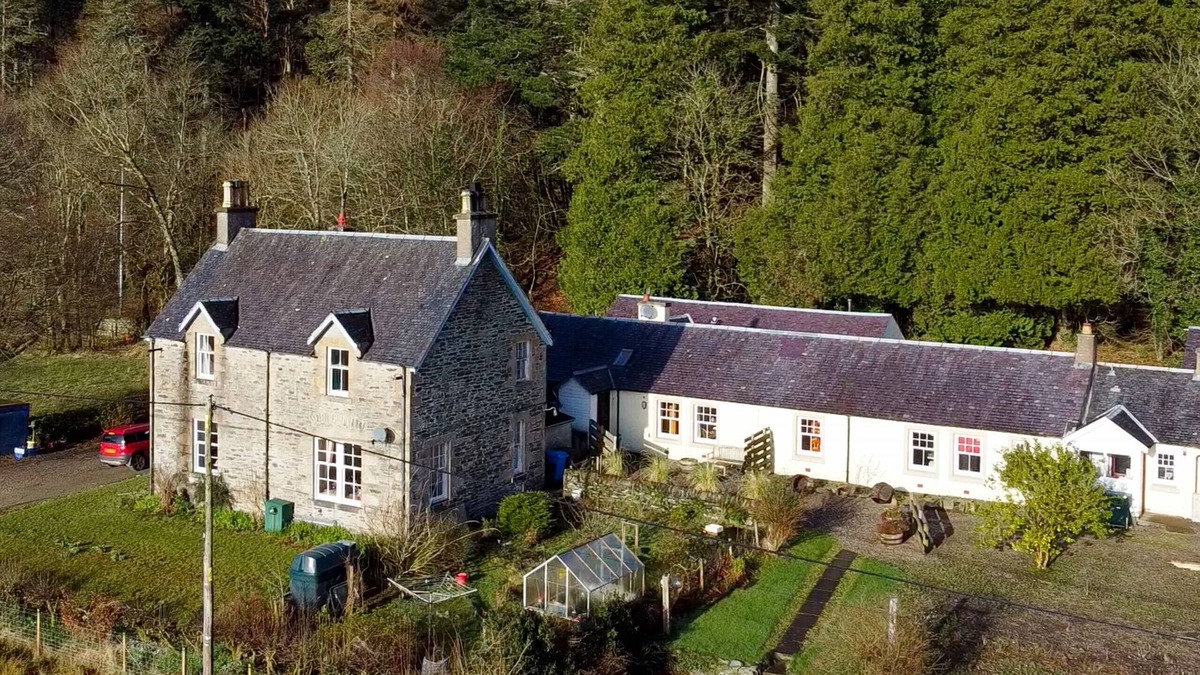 Carradale Cottage | Scottish cottage close to the sea, traditional box bed style, sleeps 2